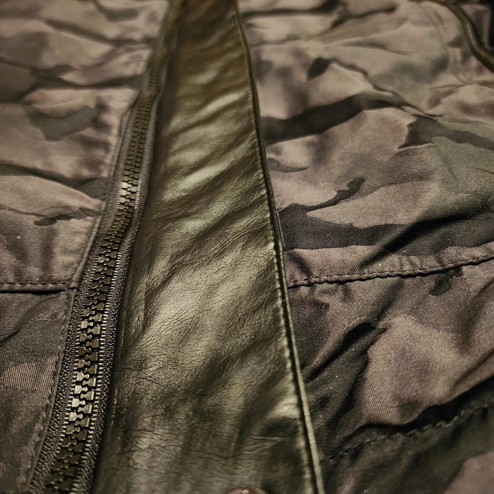 Vintage INC International Men's Black Camouflage Jacket - Picture 5 of 7